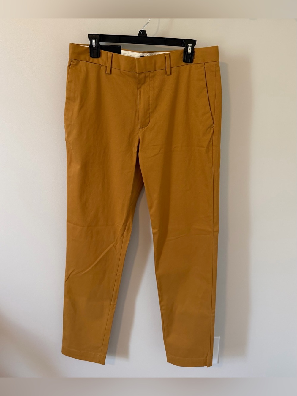 Banana Republic Rapid Movement Chino Athletic Tapered Fit Men’s Size 31x32 Khaki